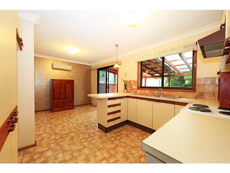 6 Clarke Avenue, North Nowra NSW 2541