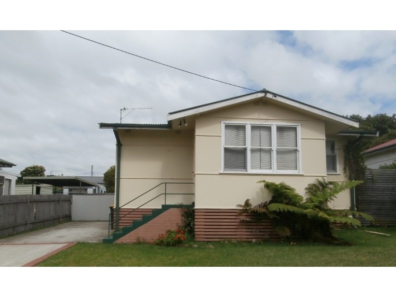 7 Elizabeth Avenue, Nowra NSW 2541