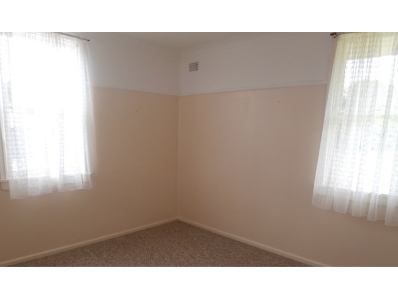 7 Elizabeth Avenue, Nowra NSW 2541