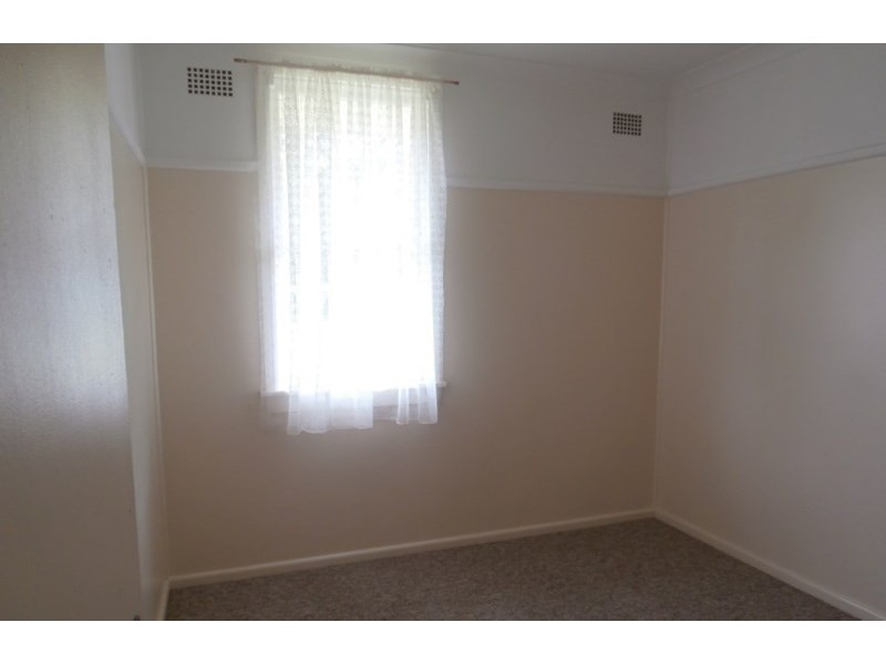 7 Elizabeth Avenue, Nowra NSW 2541