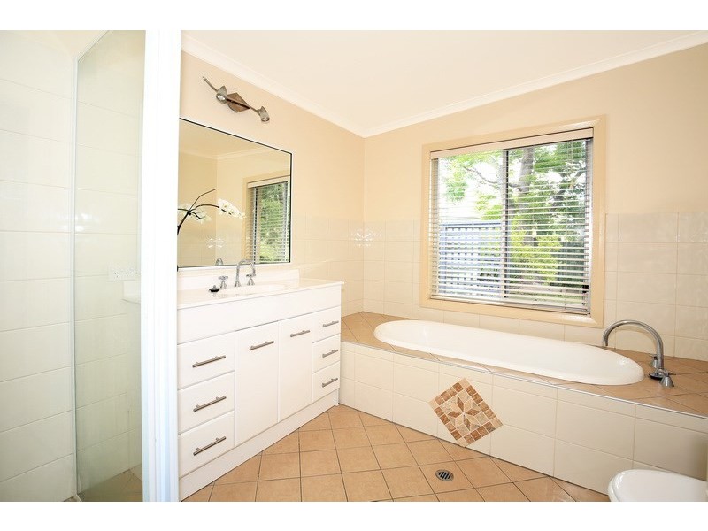 60 Walsh Crescent, North Nowra NSW 2541