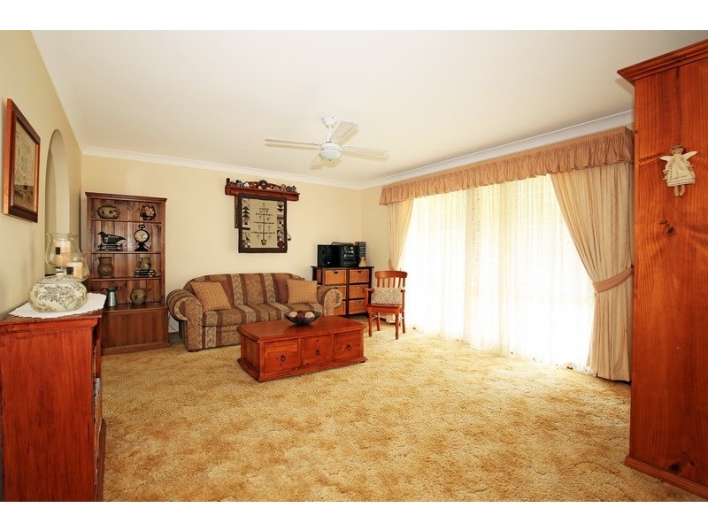 17 Penrose Drive, Bomaderry NSW 2541