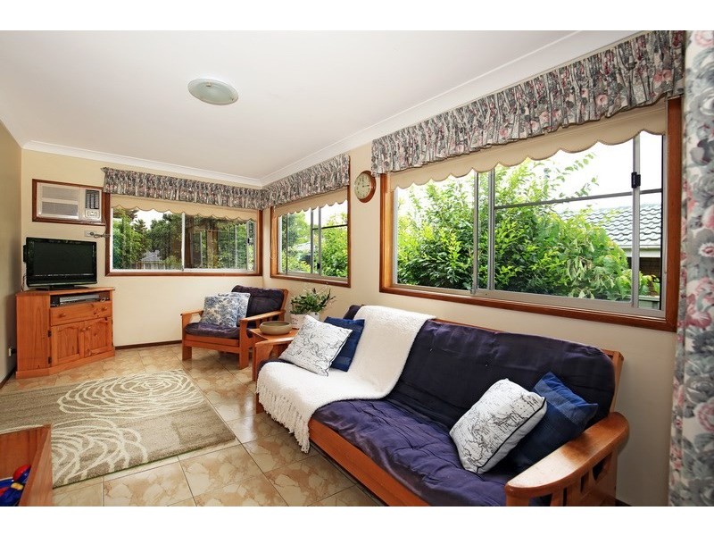 17 Penrose Drive, Bomaderry NSW 2541