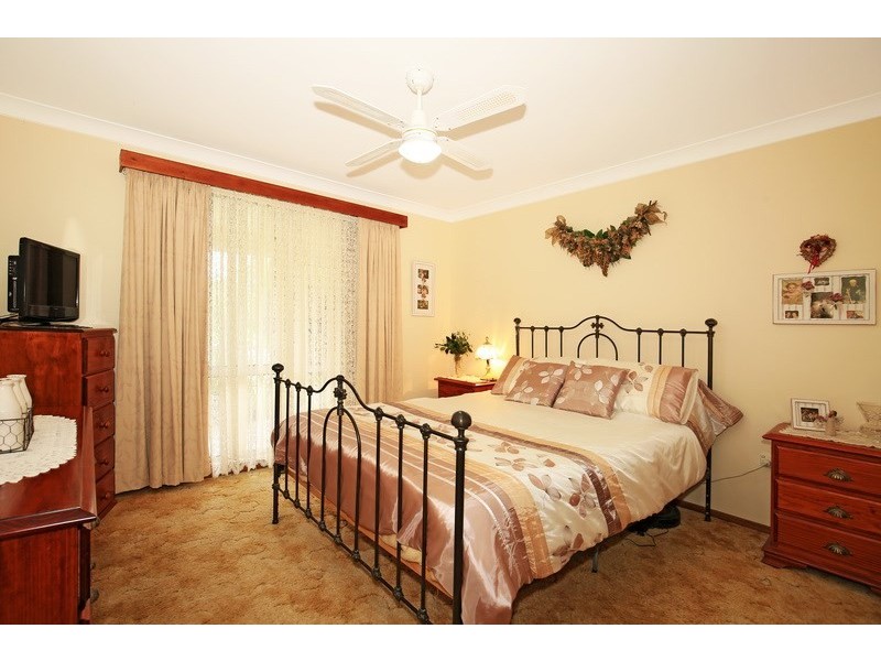 17 Penrose Drive, Bomaderry NSW 2541