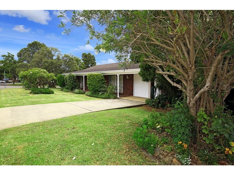 17 Penrose Drive, Bomaderry NSW 2541