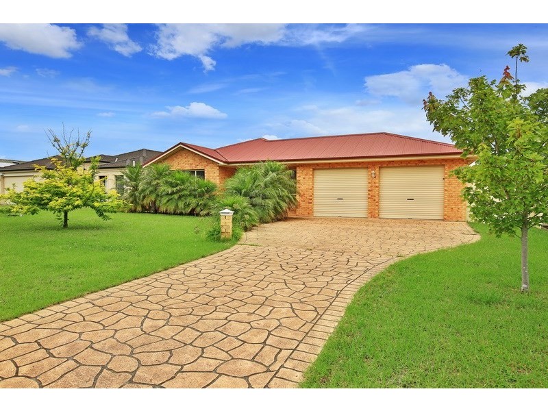 19 Golden Grove, Worrigee NSW 2540