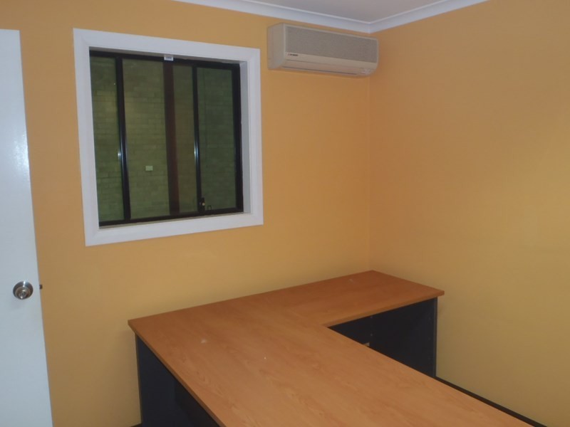 3/6 Victa Way, Bomaderry NSW 2541