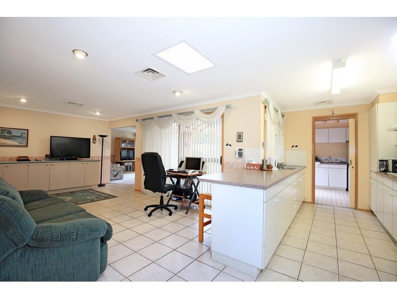 9 Robinia Way, Worrigee NSW 2540