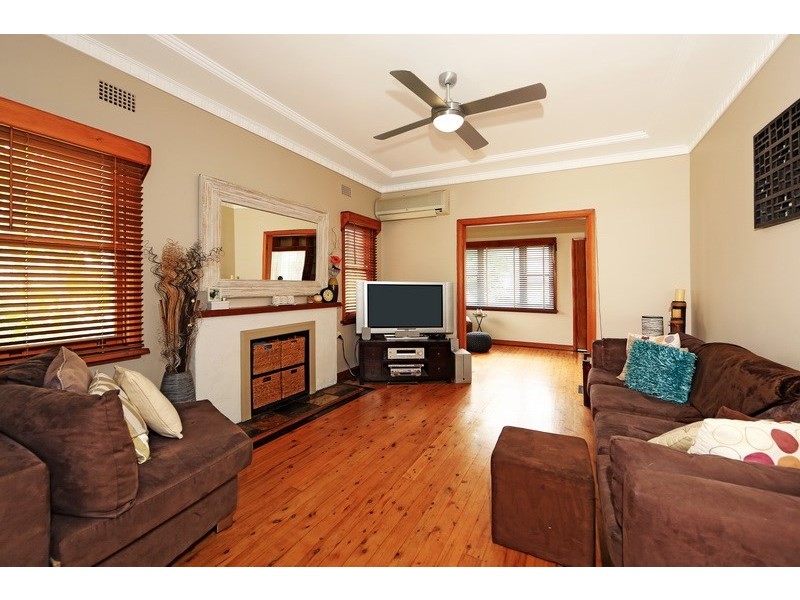 30 Cambewarra Road, Bomaderry NSW 2541