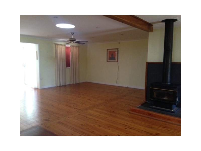 3 Bindon Close, Bomaderry NSW 2541