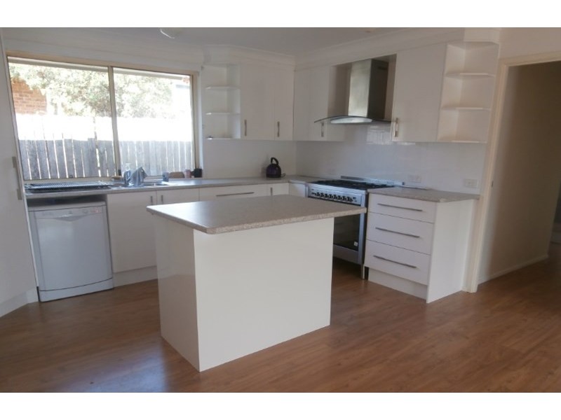 19 Illawarra Circuit, Worrigee NSW 2540