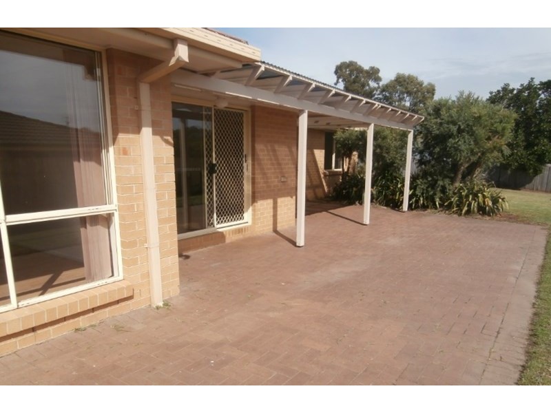 19 Illawarra Circuit, Worrigee NSW 2540