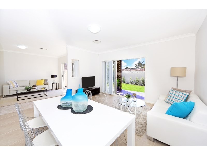 2/17 Bluewattle Road, Worrigee NSW 2540