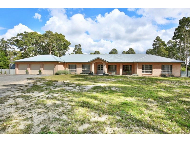 24 Hart Road, Falls Creek NSW 2540