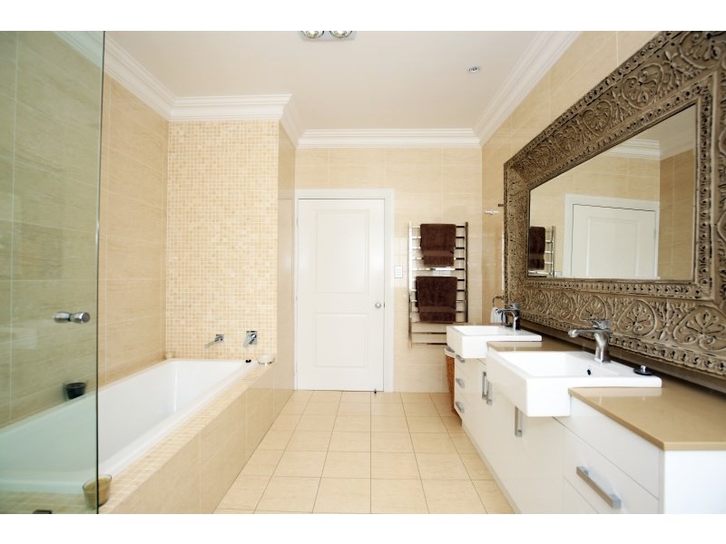 24 Hart Road, Falls Creek NSW 2540