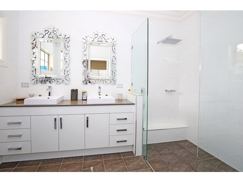 24 Hart Road, Falls Creek NSW 2540