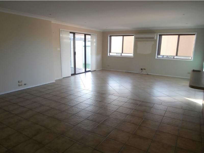 99 Lyndhurst Drive, Bomaderry NSW 2541