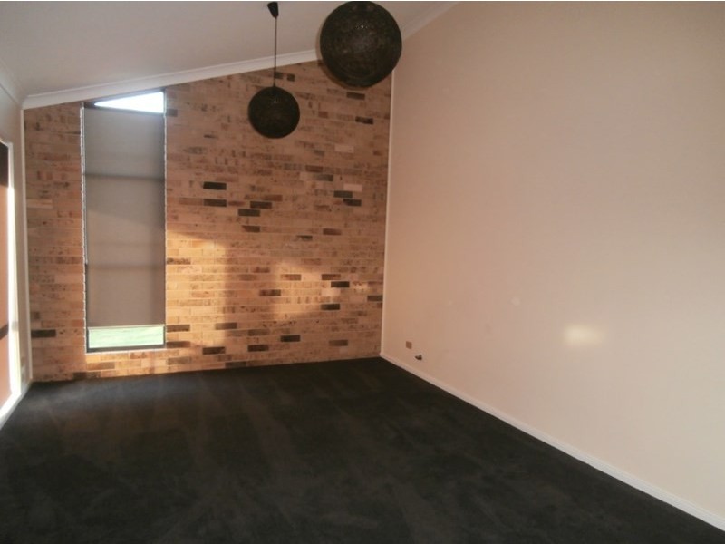 99 Lyndhurst Drive, Bomaderry NSW 2541