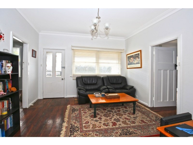 12 Bunberra Street, Bomaderry NSW 2541