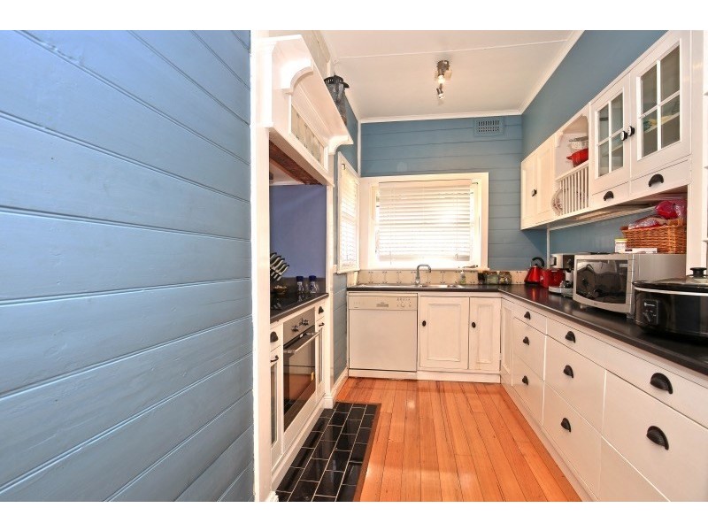 12 Bunberra Street, Bomaderry NSW 2541