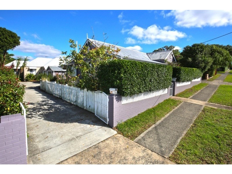 12 Bunberra Street, Bomaderry NSW 2541