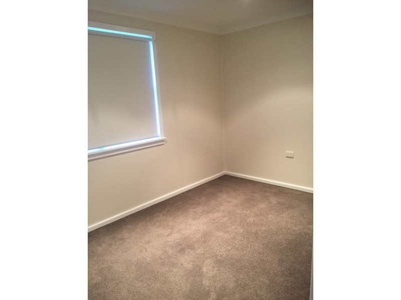 8 Queenborough Street, Nowra NSW 2541