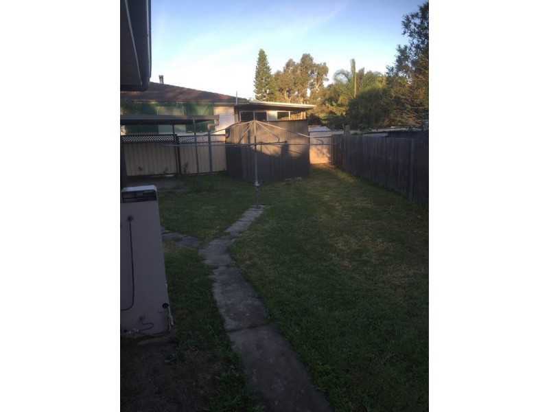8 Queenborough Street, Nowra NSW 2541