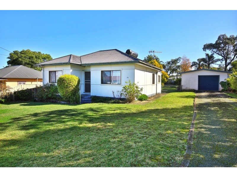 15 Karowa Street, Bomaderry NSW 2541