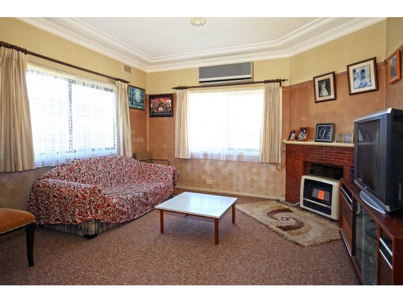 15 Karowa Street, Bomaderry NSW 2541