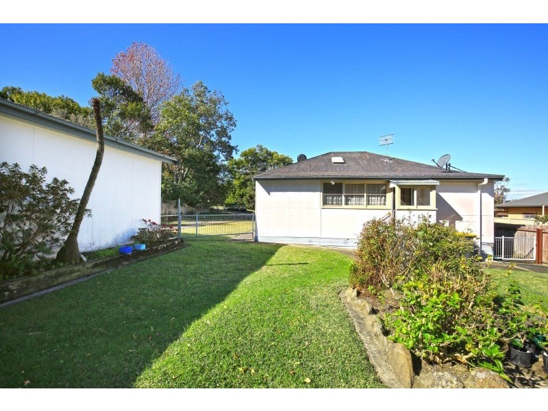 15 Karowa Street, Bomaderry NSW 2541