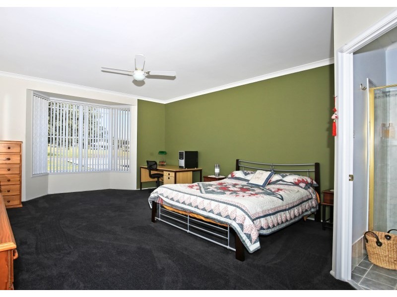 24 Willandra Way, Nowra Hill NSW 2540
