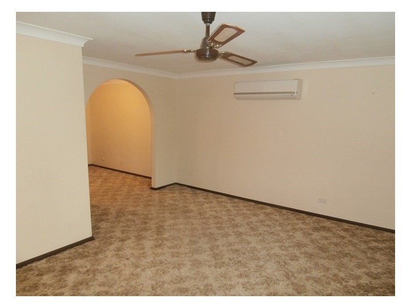 2 Castle Glen, North Nowra NSW 2541