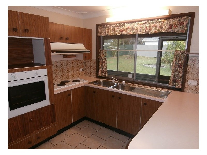 2 Castle Glen, North Nowra NSW 2541
