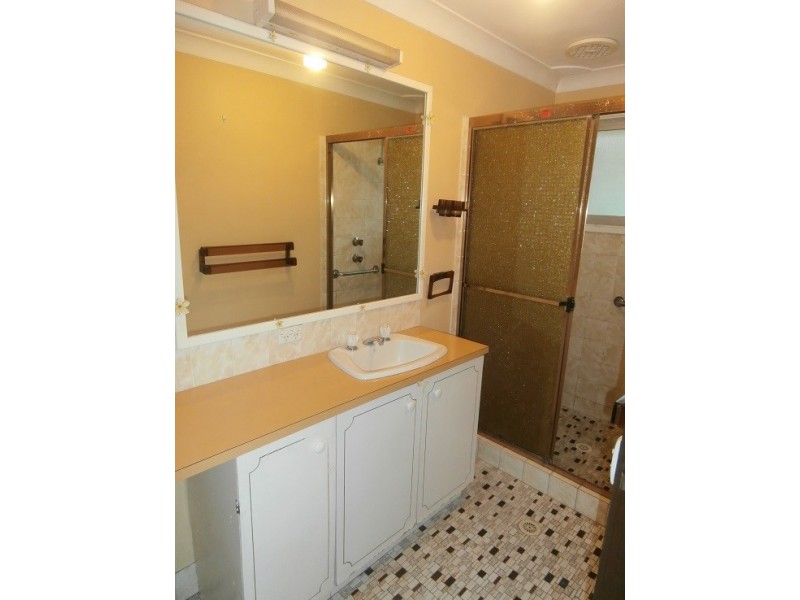 2 Castle Glen, North Nowra NSW 2541