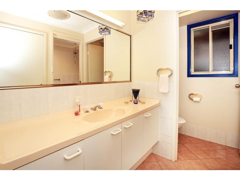 2 Crosby Place, Bomaderry NSW 2541