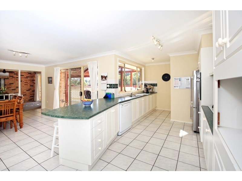 10 Gunyuma Crescent, North Nowra NSW 2541