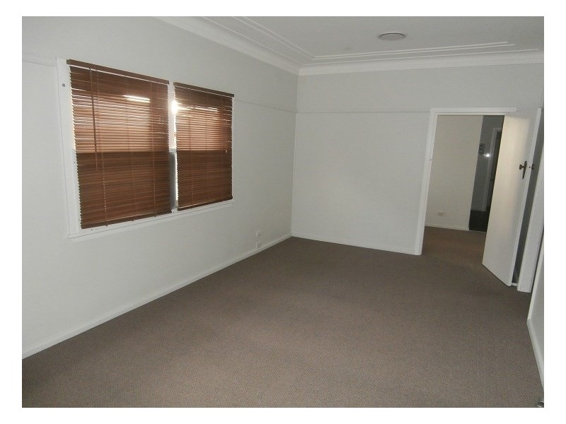 5 Moss Street, Nowra NSW 2541