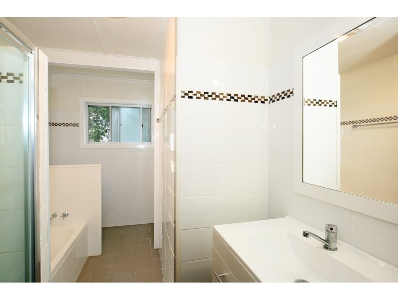 28 Tarawal Street, Bomaderry NSW 2541