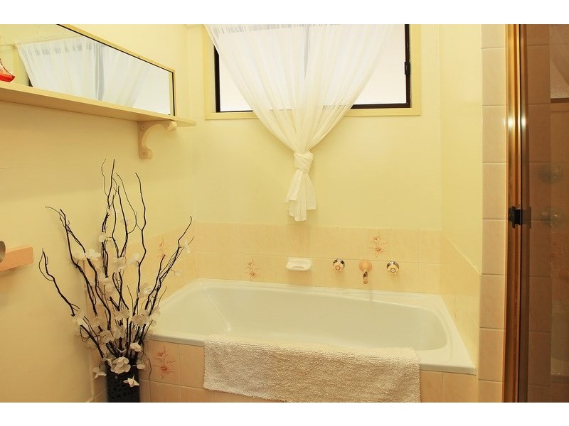135 McMahons Road, North Nowra NSW 2541