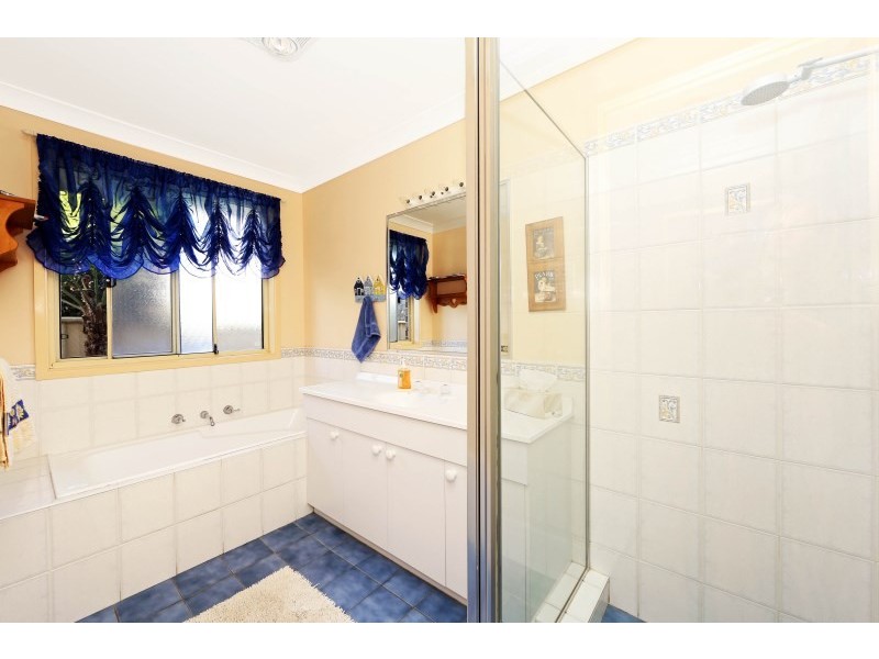 12 St James Crescent, Worrigee NSW 2540