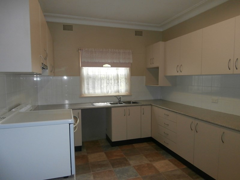 131 Plunkett Street, Nowra NSW 2541