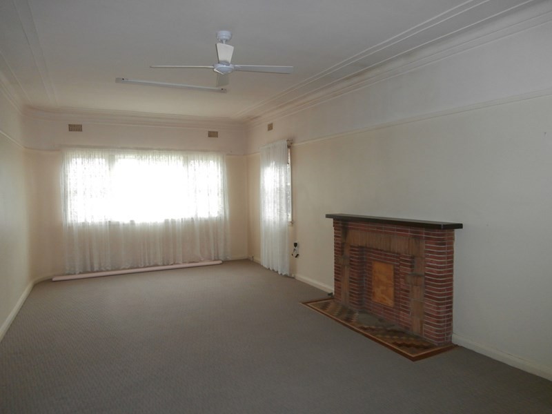 131 Plunkett Street, Nowra NSW 2541