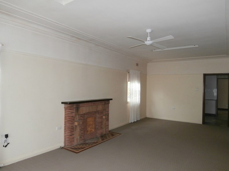 131 Plunkett Street, Nowra NSW 2541