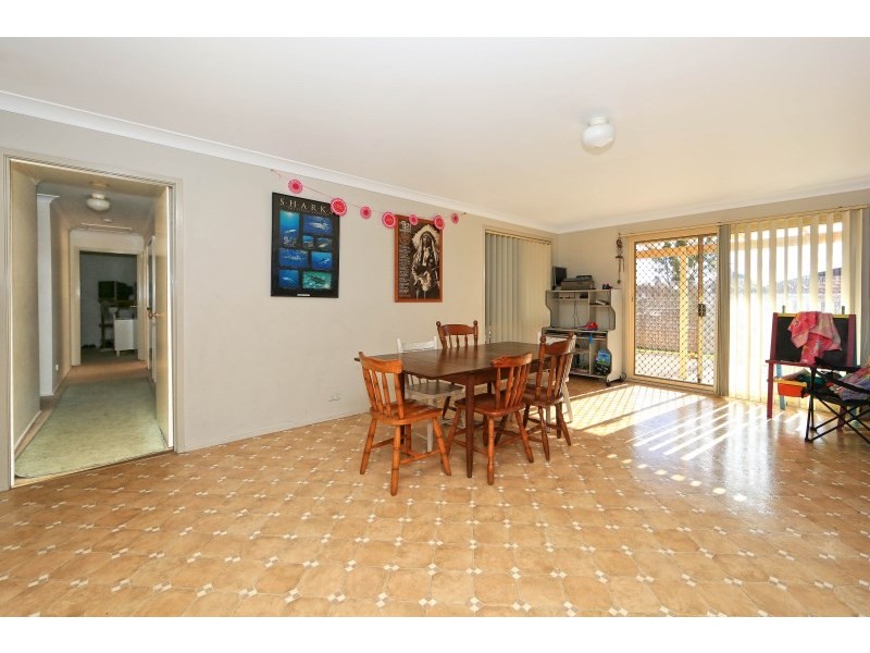 15 Illawarra Circuit, Worrigee NSW 2540