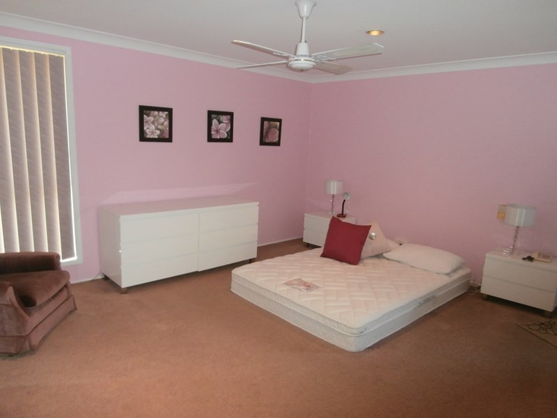 13 Chestnut Avenue, Bomaderry NSW 2541