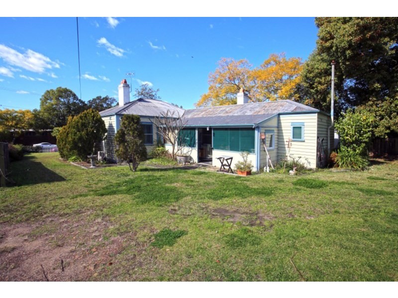 85 Berry Street, Nowra NSW 2541