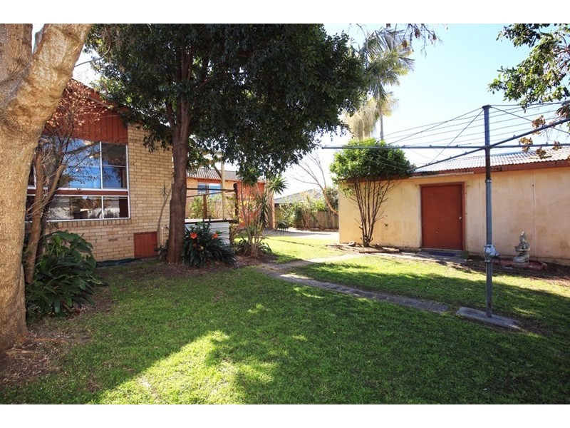 9 Penrose Drive, Bomaderry NSW 2541