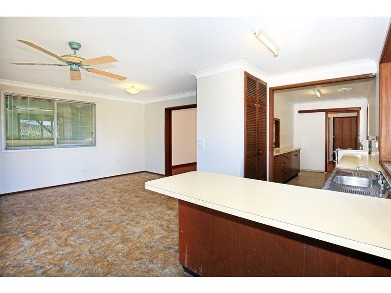 9 Penrose Drive, Bomaderry NSW 2541