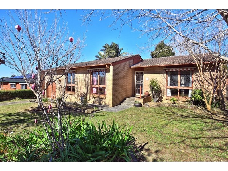 9 Penrose Drive, Bomaderry NSW 2541