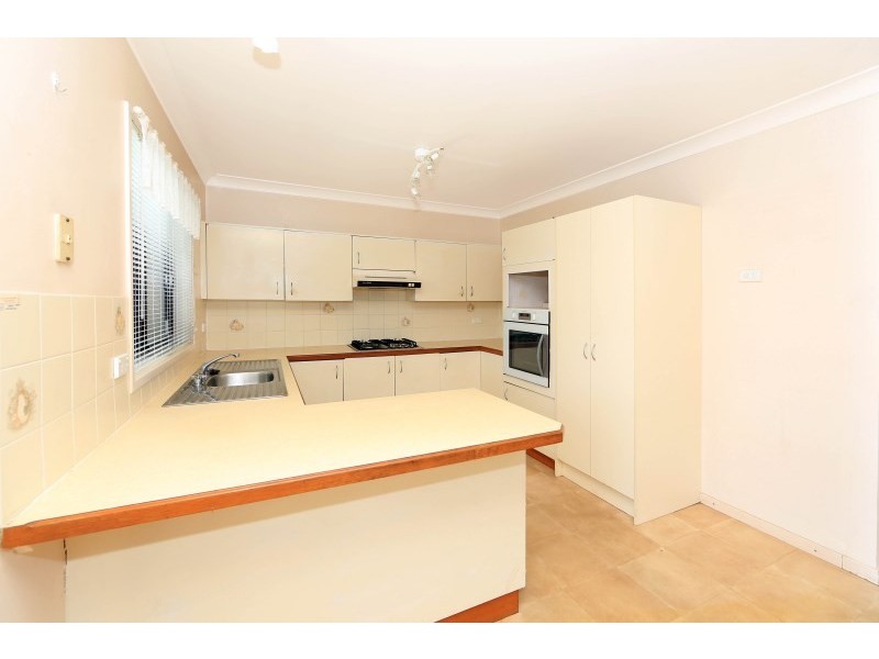 4 Farrelly Place, Bomaderry NSW 2541